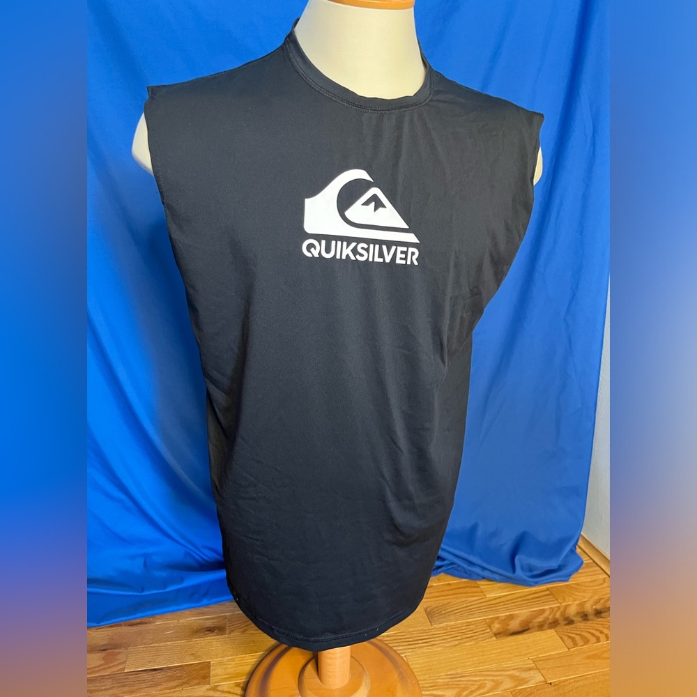 Quicksilver DRI Fit Muscle Tee Mens size Large. Colour: Black